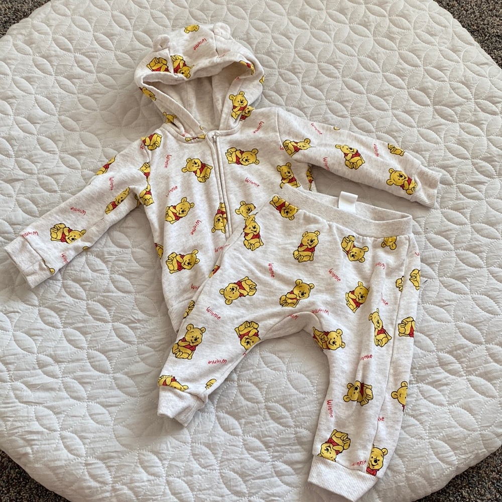 H&M Winnie the Pooh Sweat Set